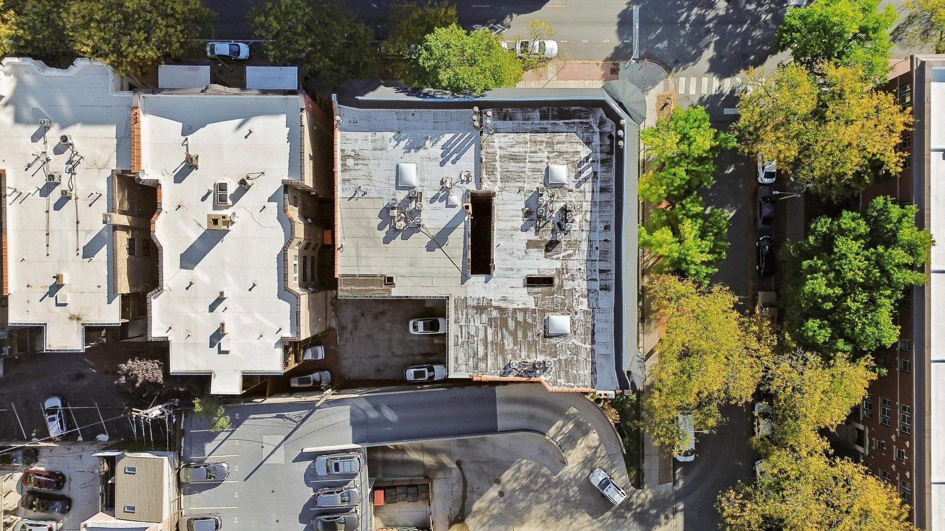 4168 N Clarendon Avenue Unit: 2N