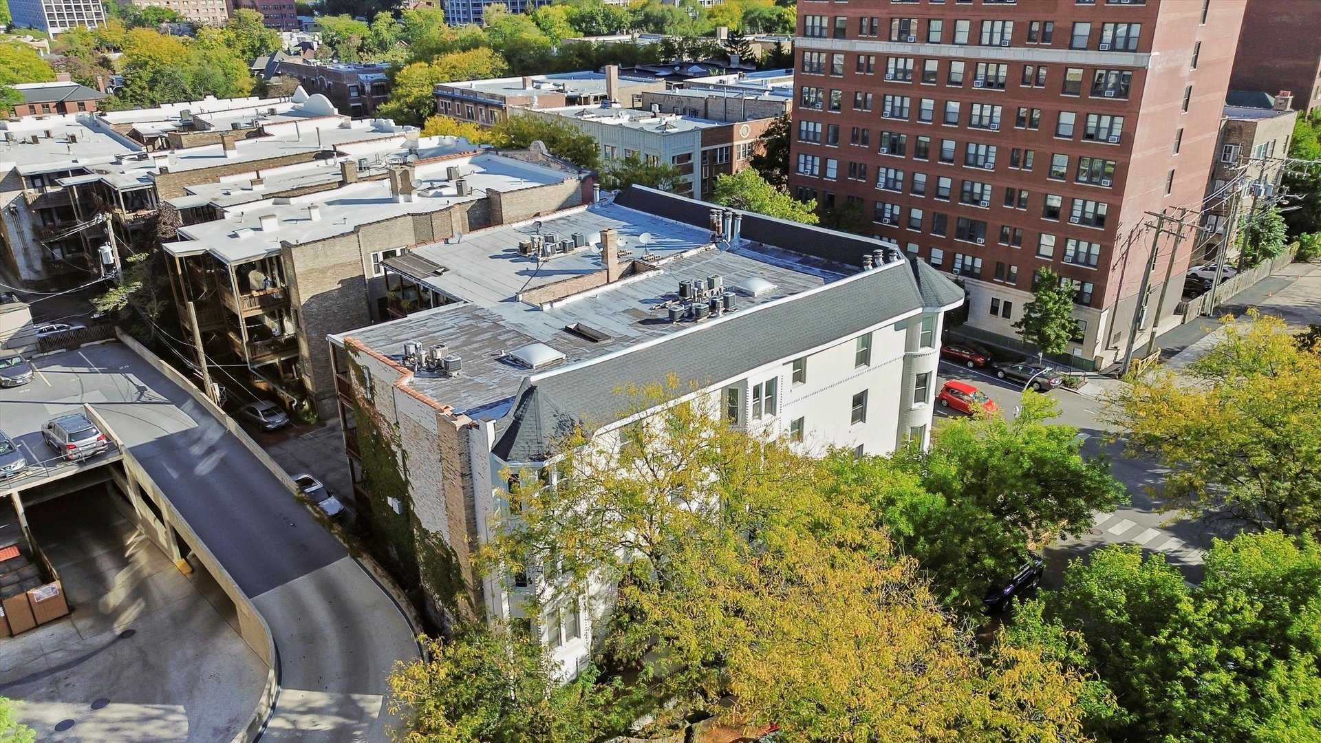 4168 N Clarendon Avenue Unit: 2N