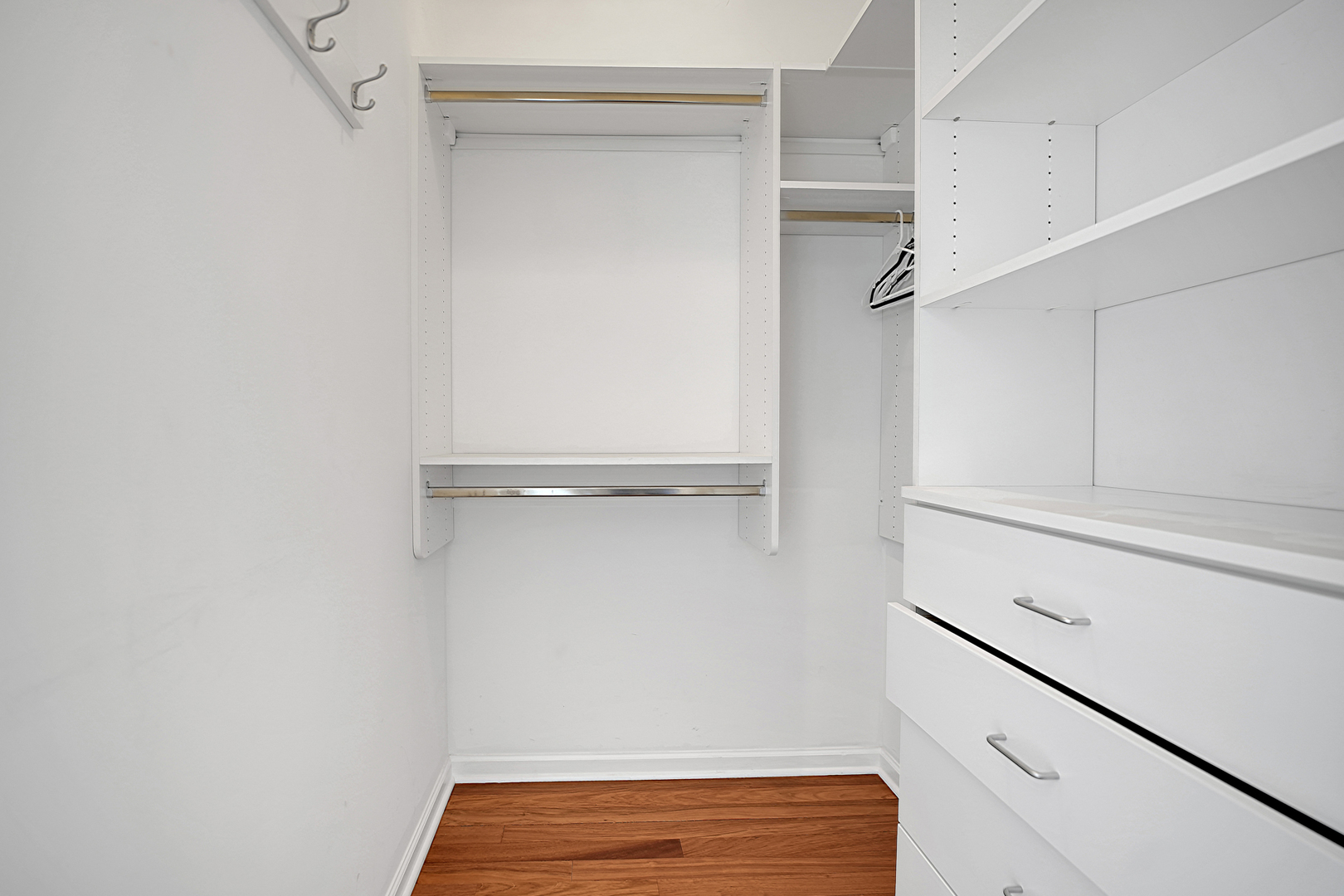 1201 S Prairie Avenue Unit: 2404