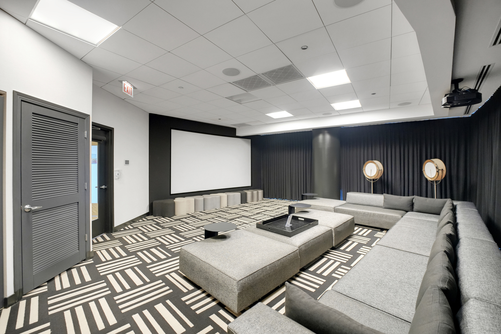 1201 S Prairie Avenue Unit: 2404