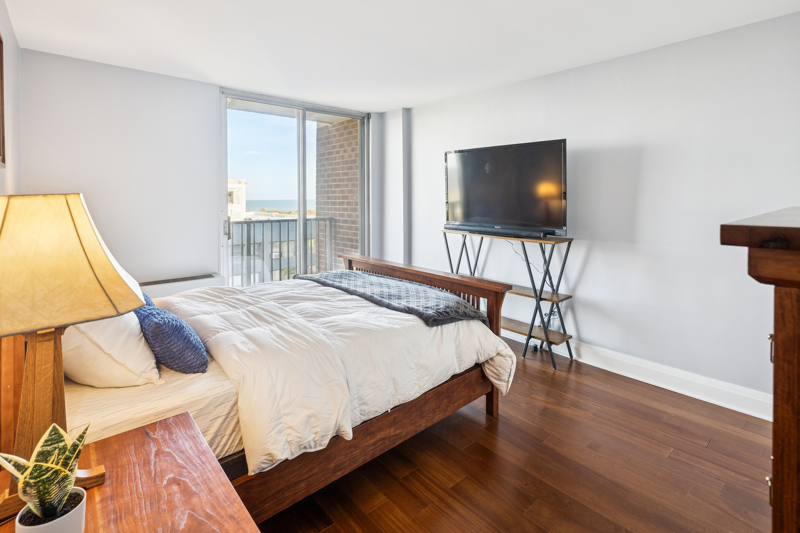 4170 N Marine Drive Unit: 18F