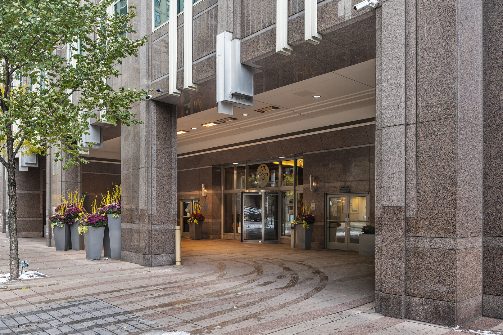 33 W Ontario Street Unit: 37ES