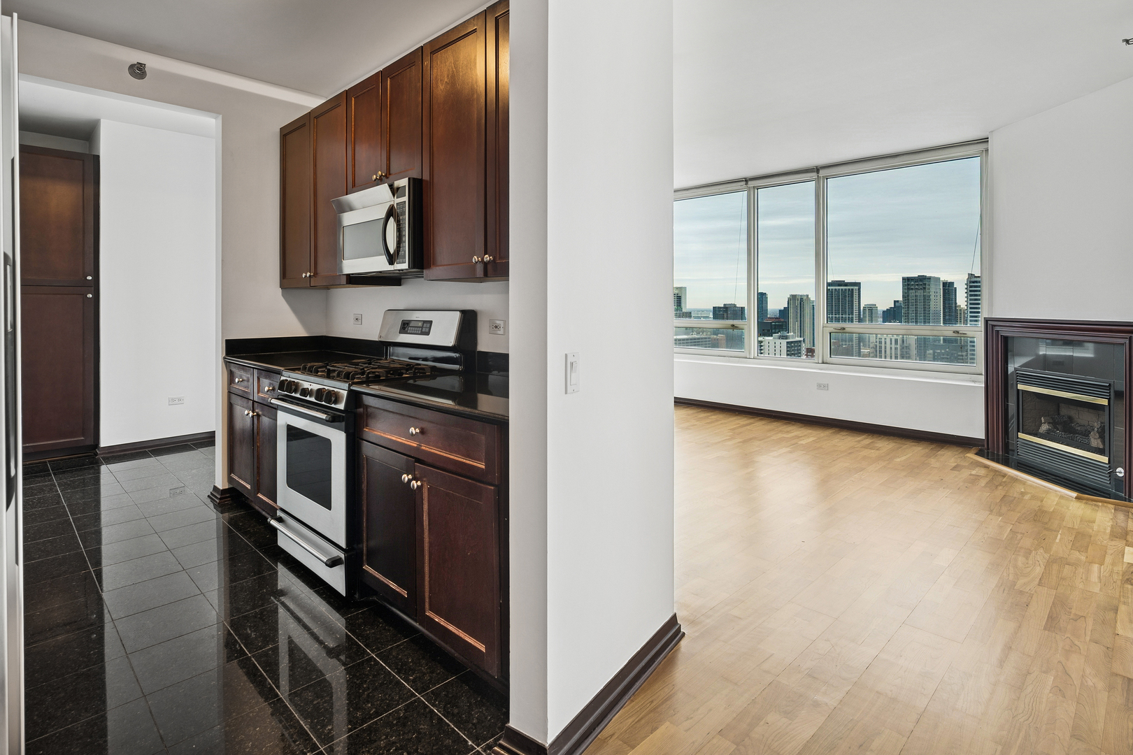 33 W Ontario Street Unit: 37ES