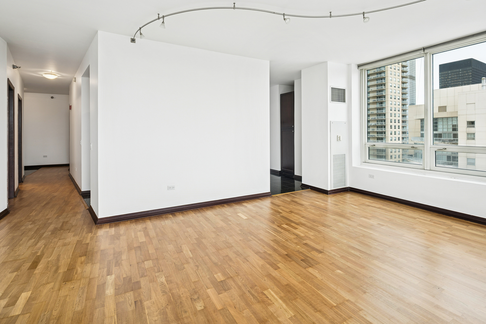 33 W Ontario Street Unit: 37ES