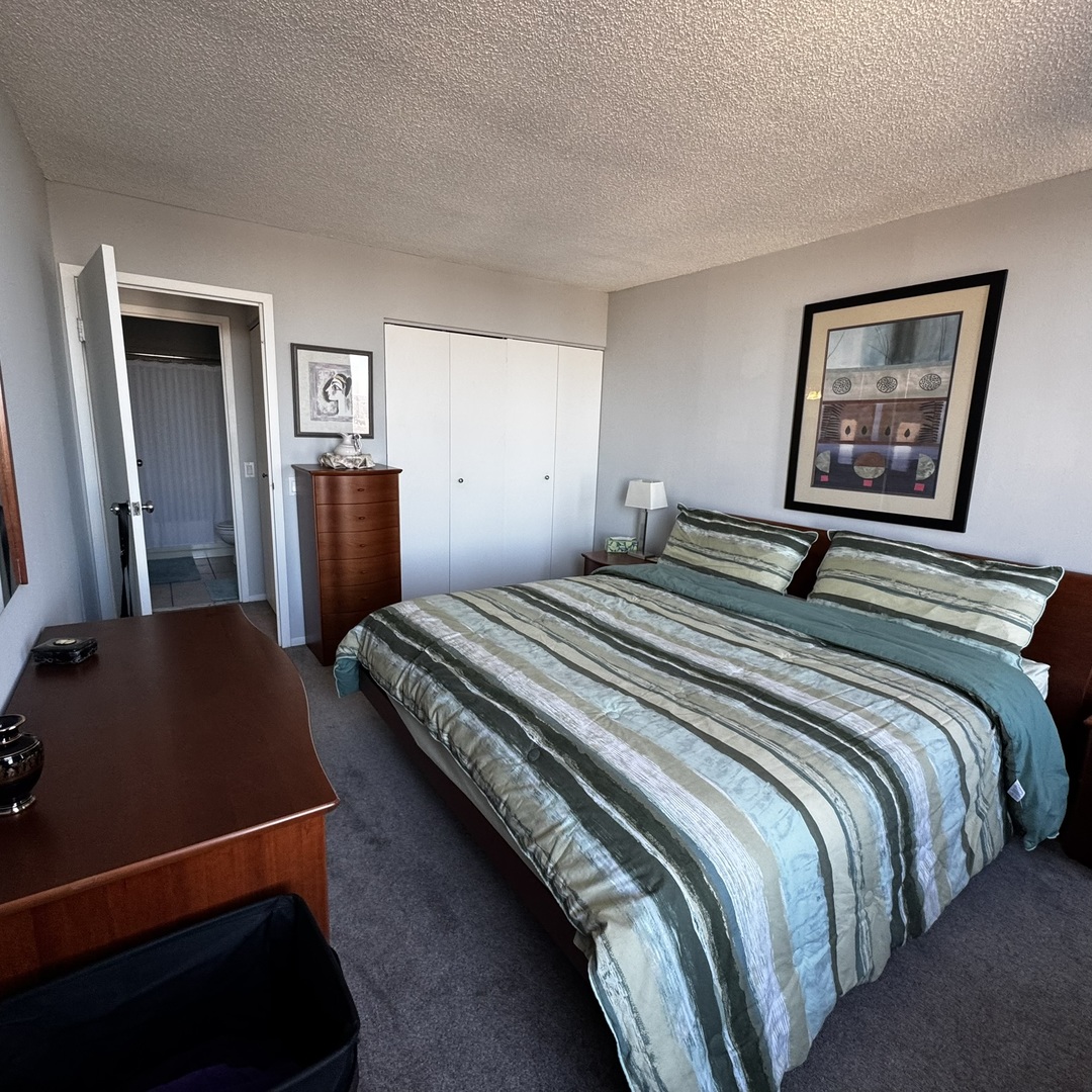 5320 N Sheridan Road Unit: 2001