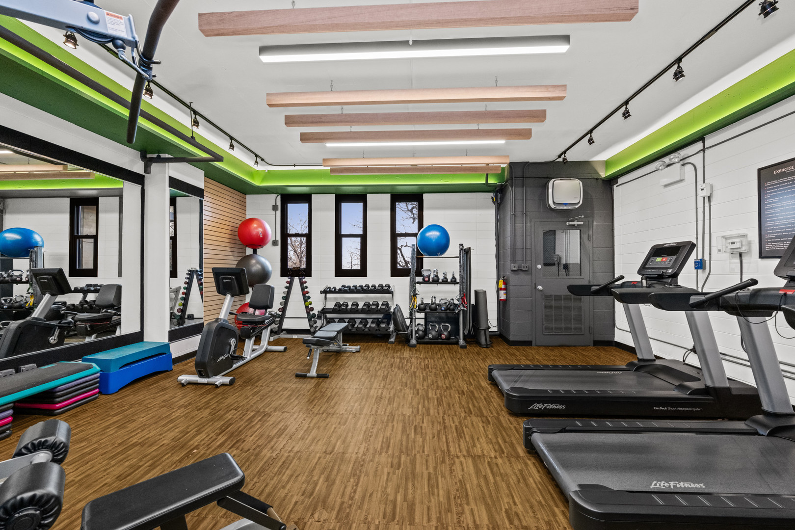 3430 N LAKE SHORE Drive Unit: 4K