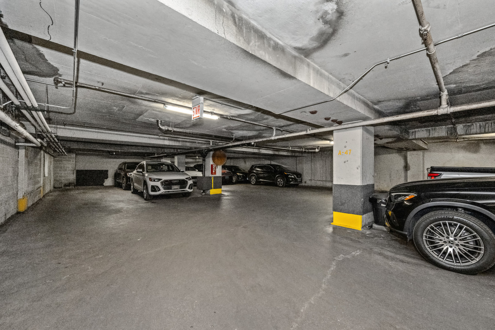 3430 N LAKE SHORE Drive Unit: 4K