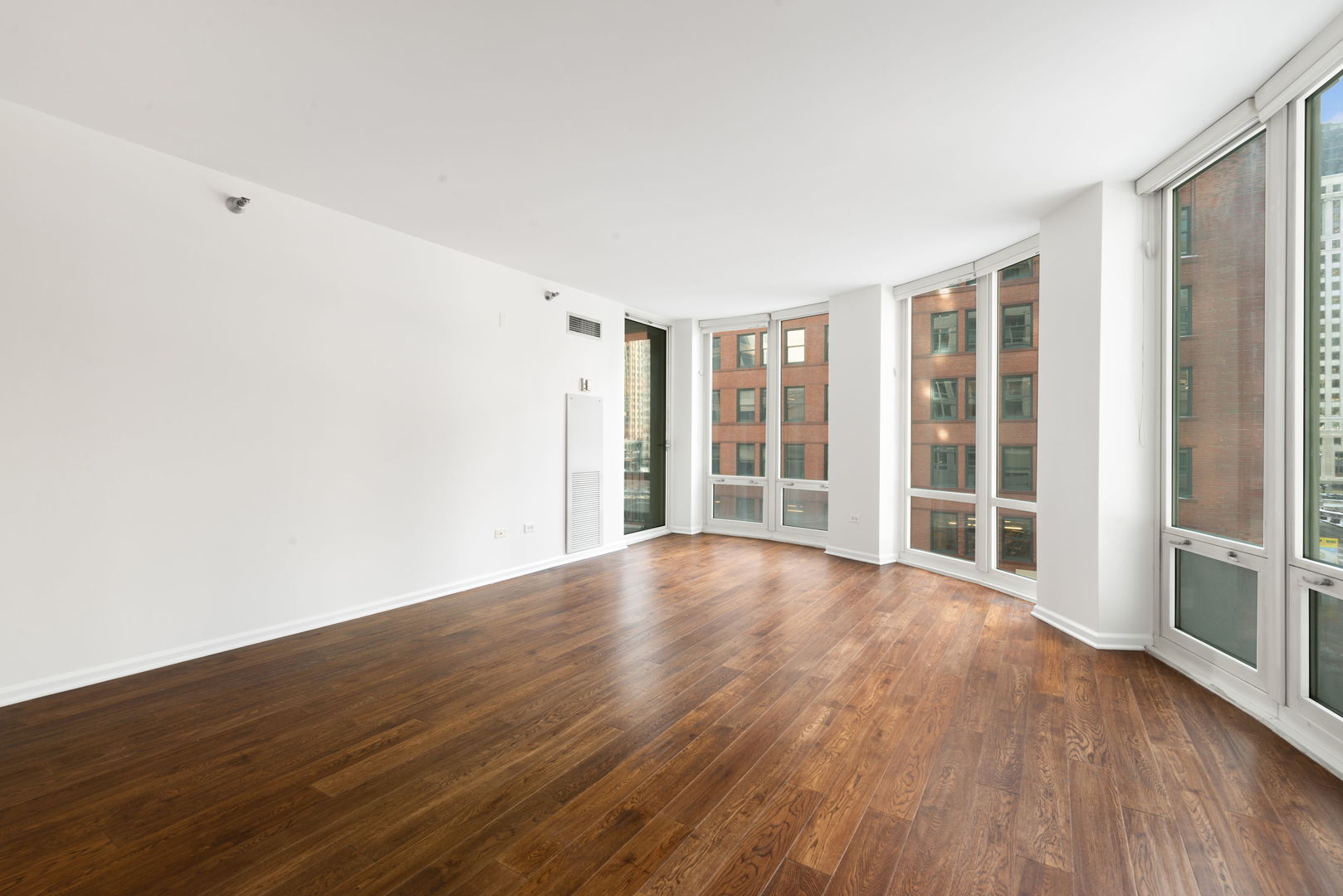 345 N LaSalle Street Unit: 407