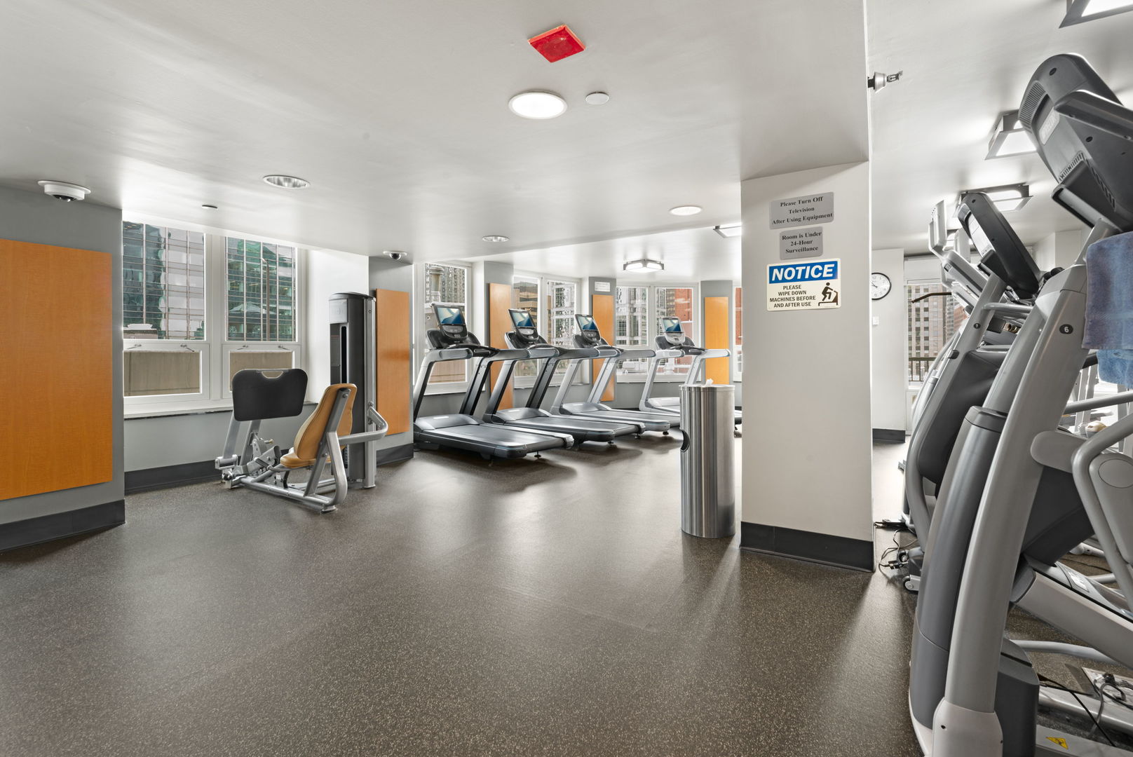 345 N LaSalle Street Unit: 407