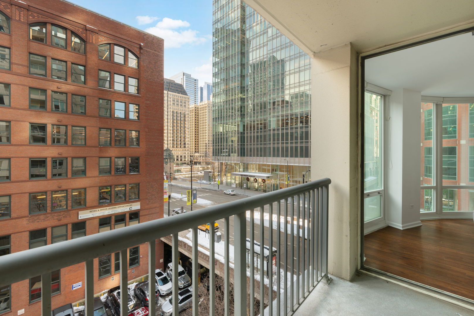 345 N LaSalle Street Unit: 407