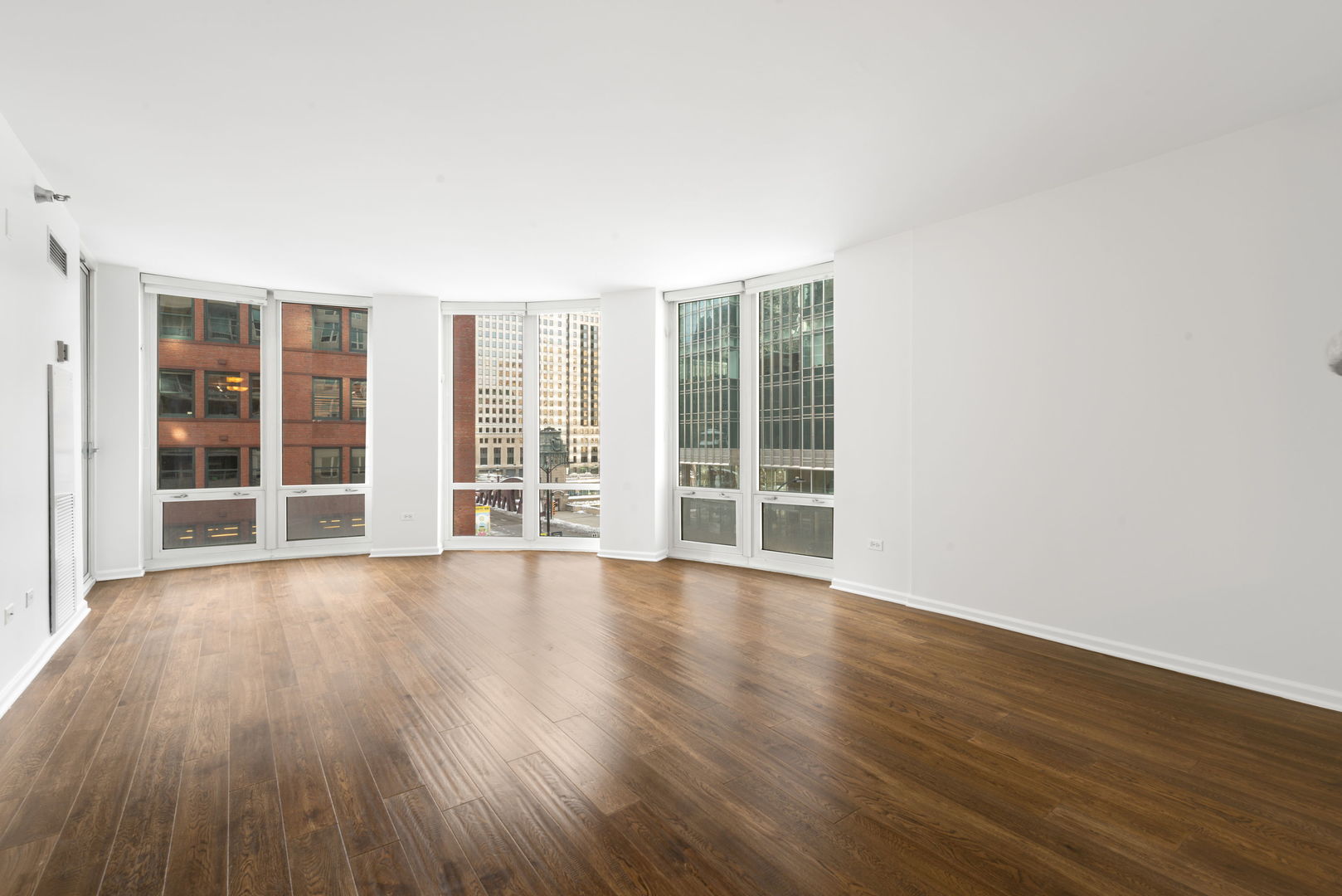 345 N LaSalle Street Unit: 407