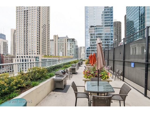 345 N LaSalle Street Unit: 407