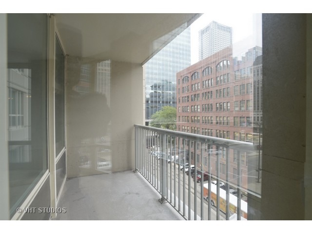 345 N LaSalle Street Unit: 407