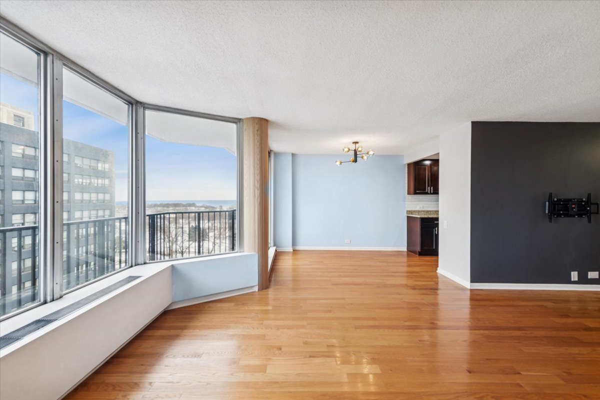4170 N Marine Drive Unit: 14H