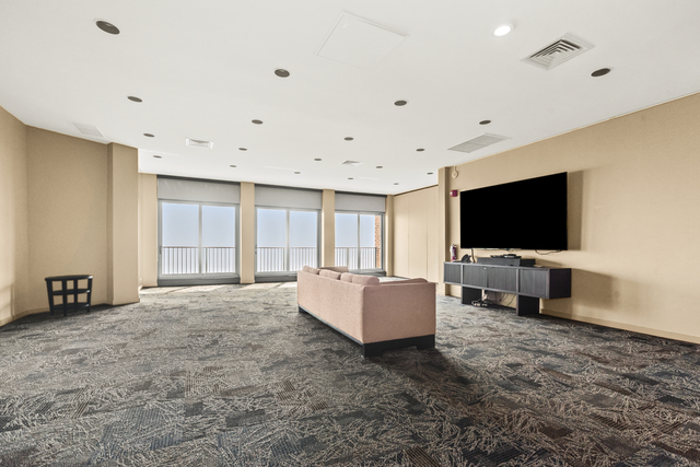 4170 N Marine Drive Unit: 14H