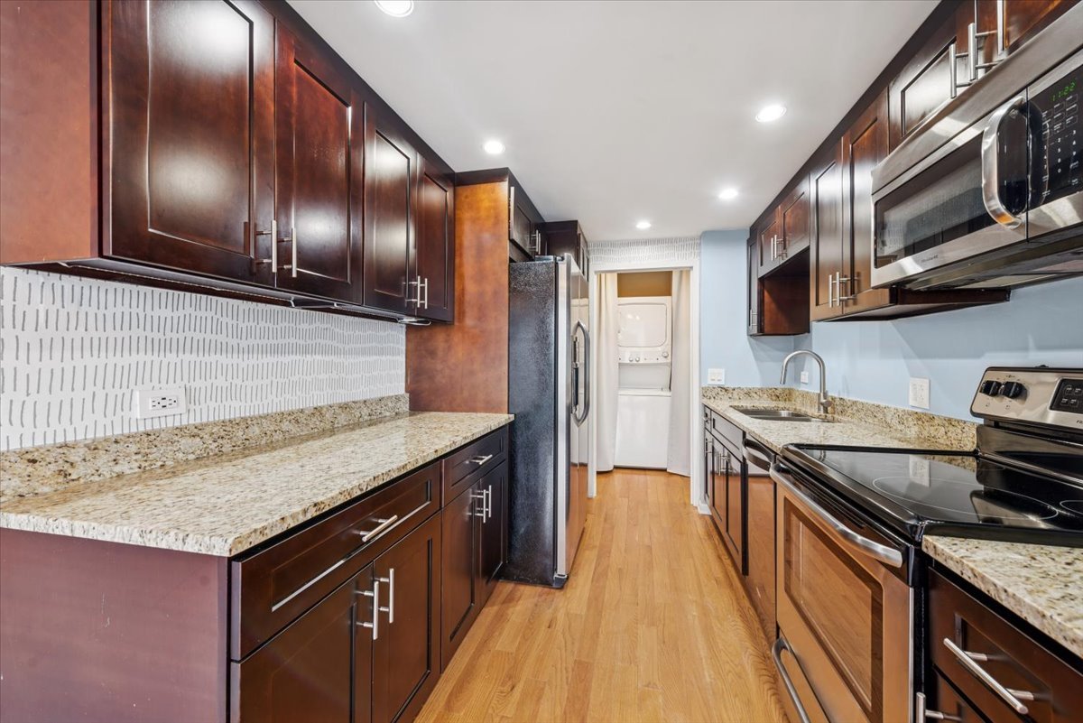 4170 N Marine Drive Unit: 14H