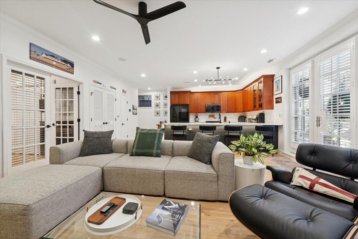 3746 N Fremont Street Unit: 1