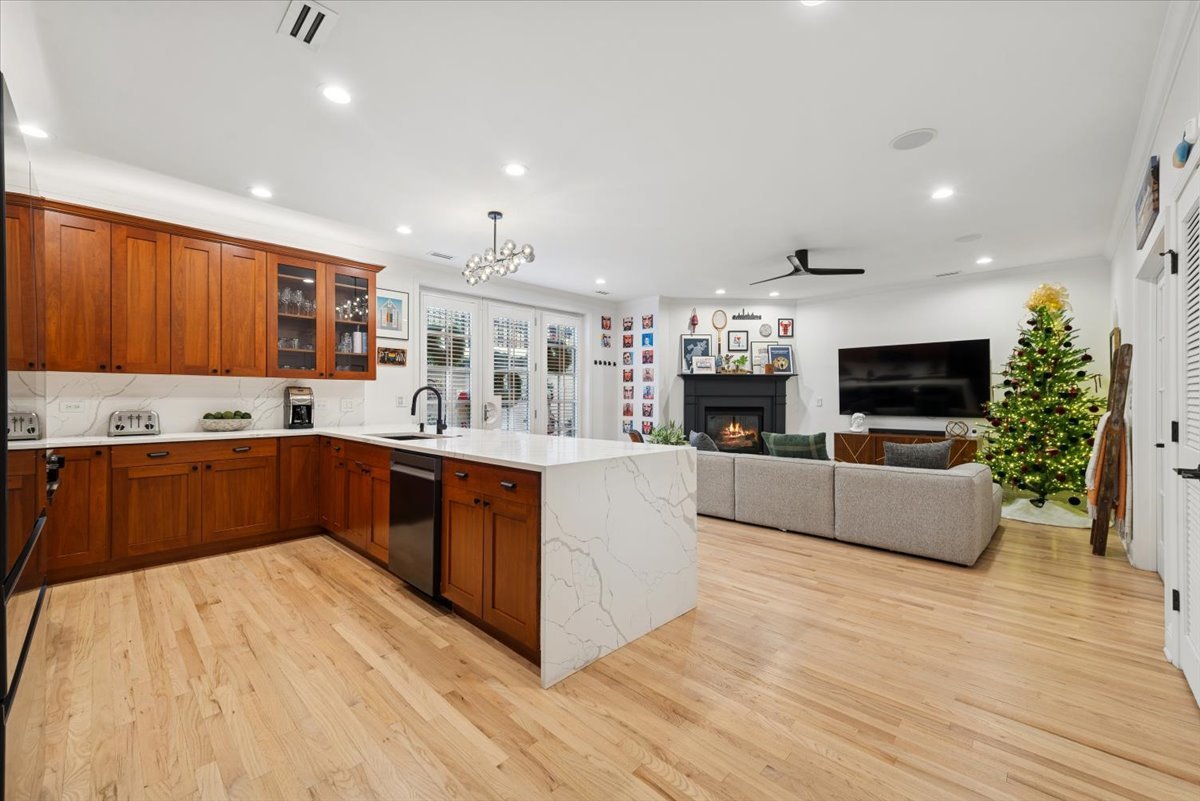 3746 N Fremont Street Unit: 1