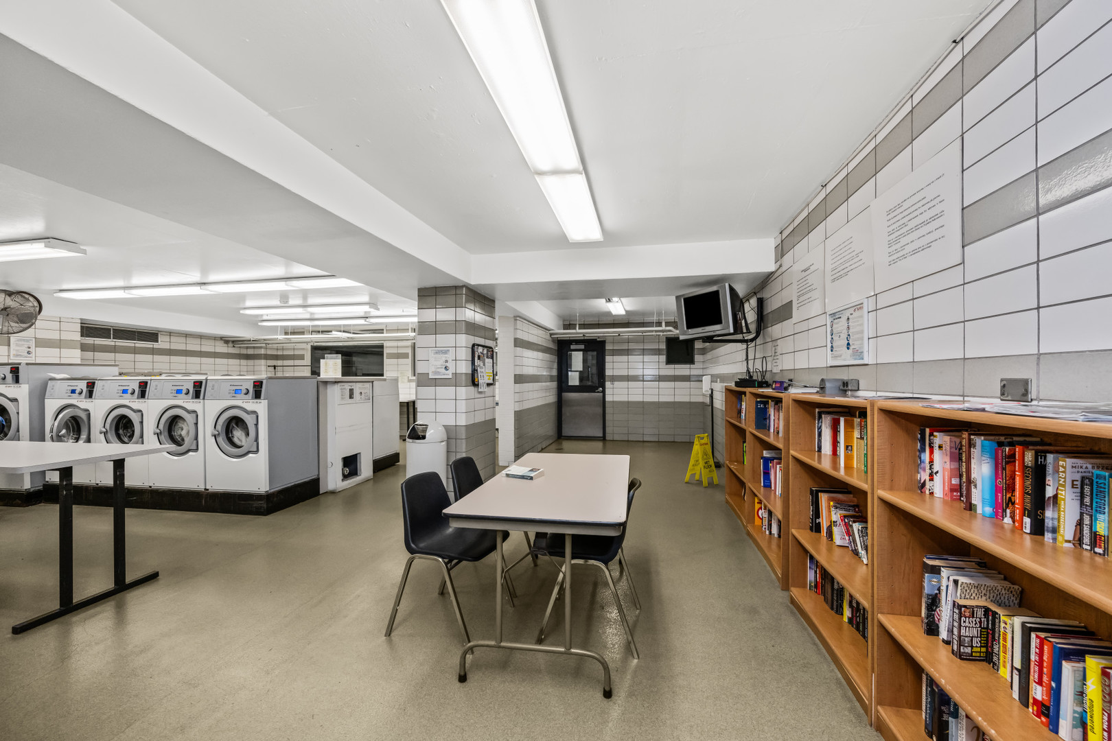 3430 N LAKE SHORE Drive Unit: 4K