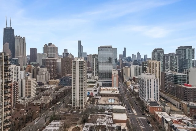 1360 N Sandburg Terrace Unit: 2809C