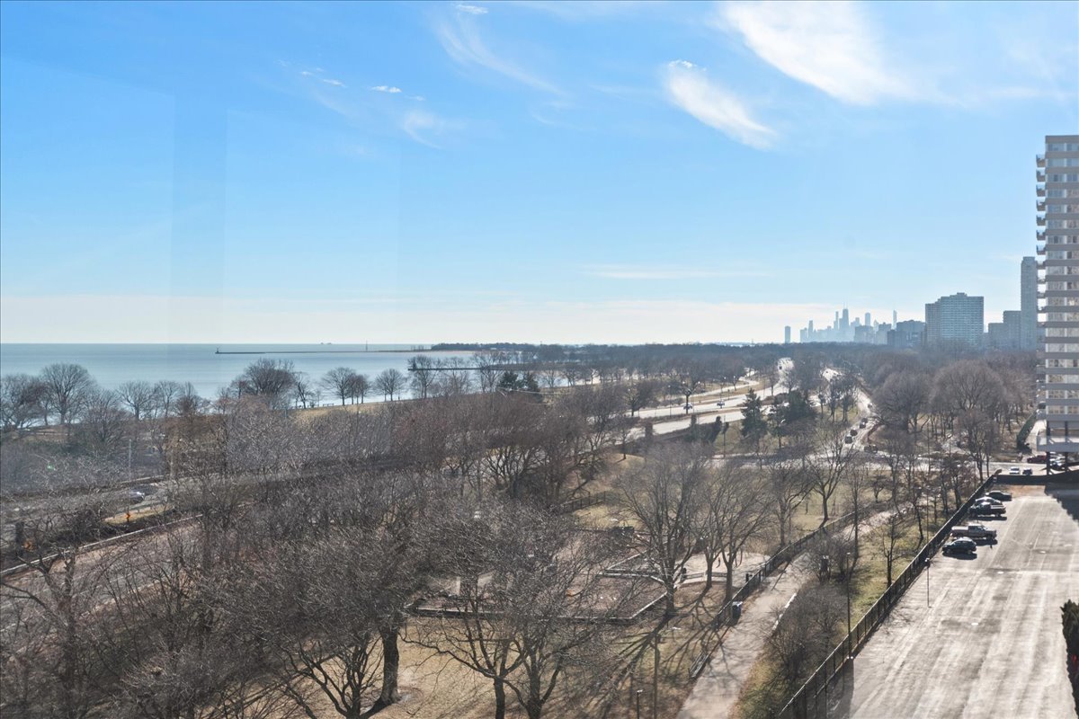 5701 N Sheridan Road Unit: 9U