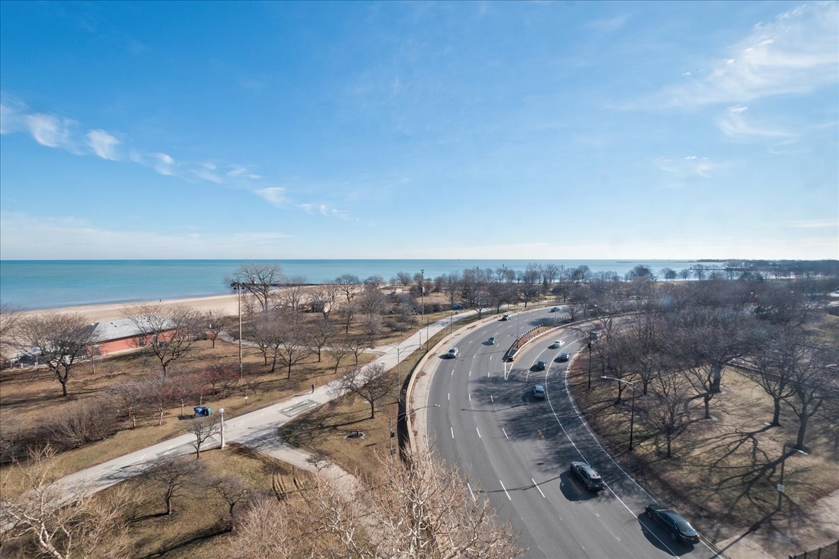 5701 N Sheridan Road Unit: 9U