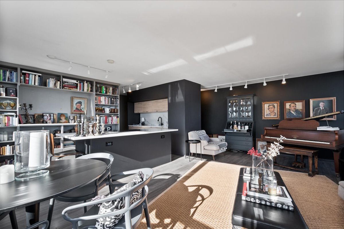 5701 N Sheridan Road Unit: 9U