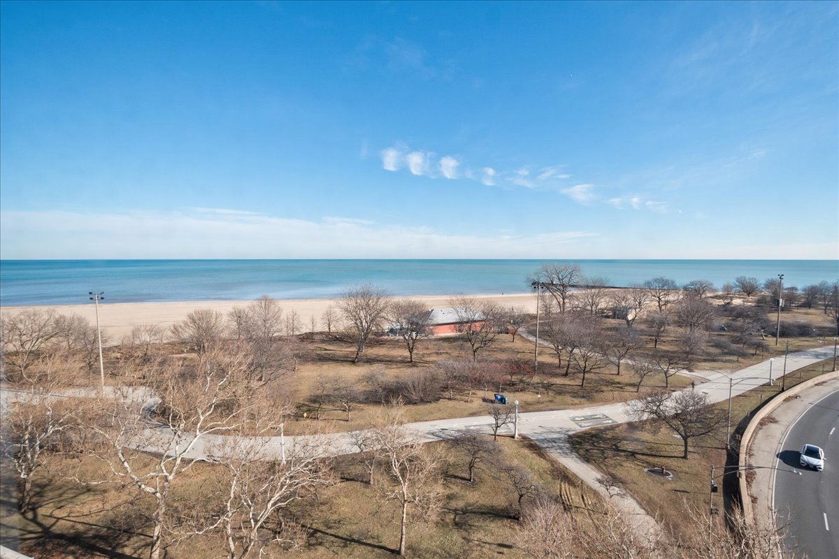 5701 N Sheridan Road Unit: 9U