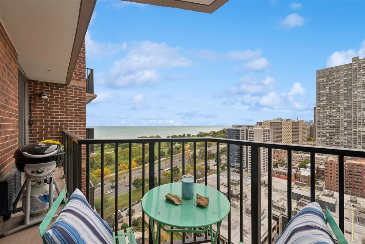 4170 N Marine Drive Unit: 23L