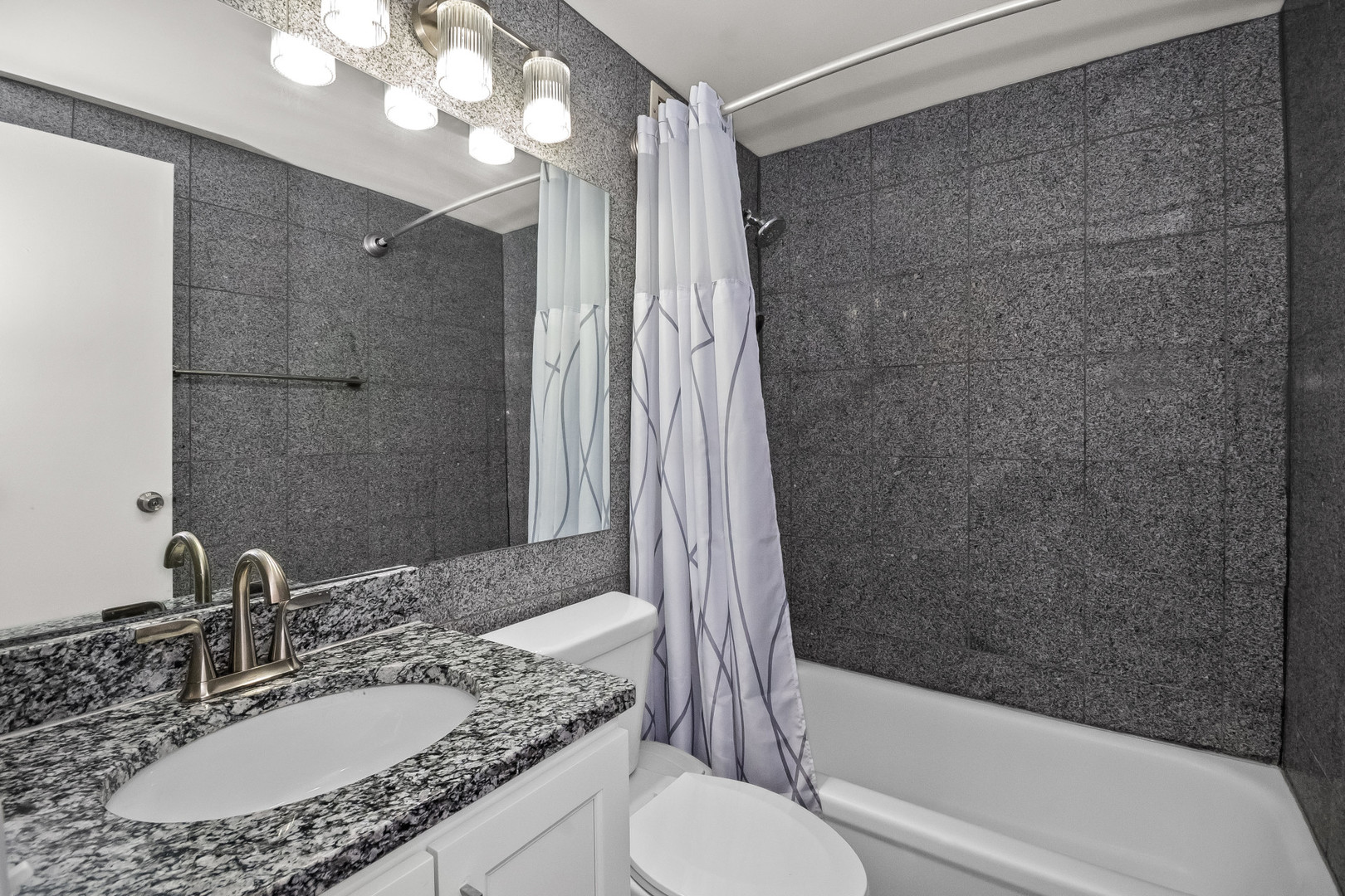 4343 N CLARENDON Avenue Unit: 2012