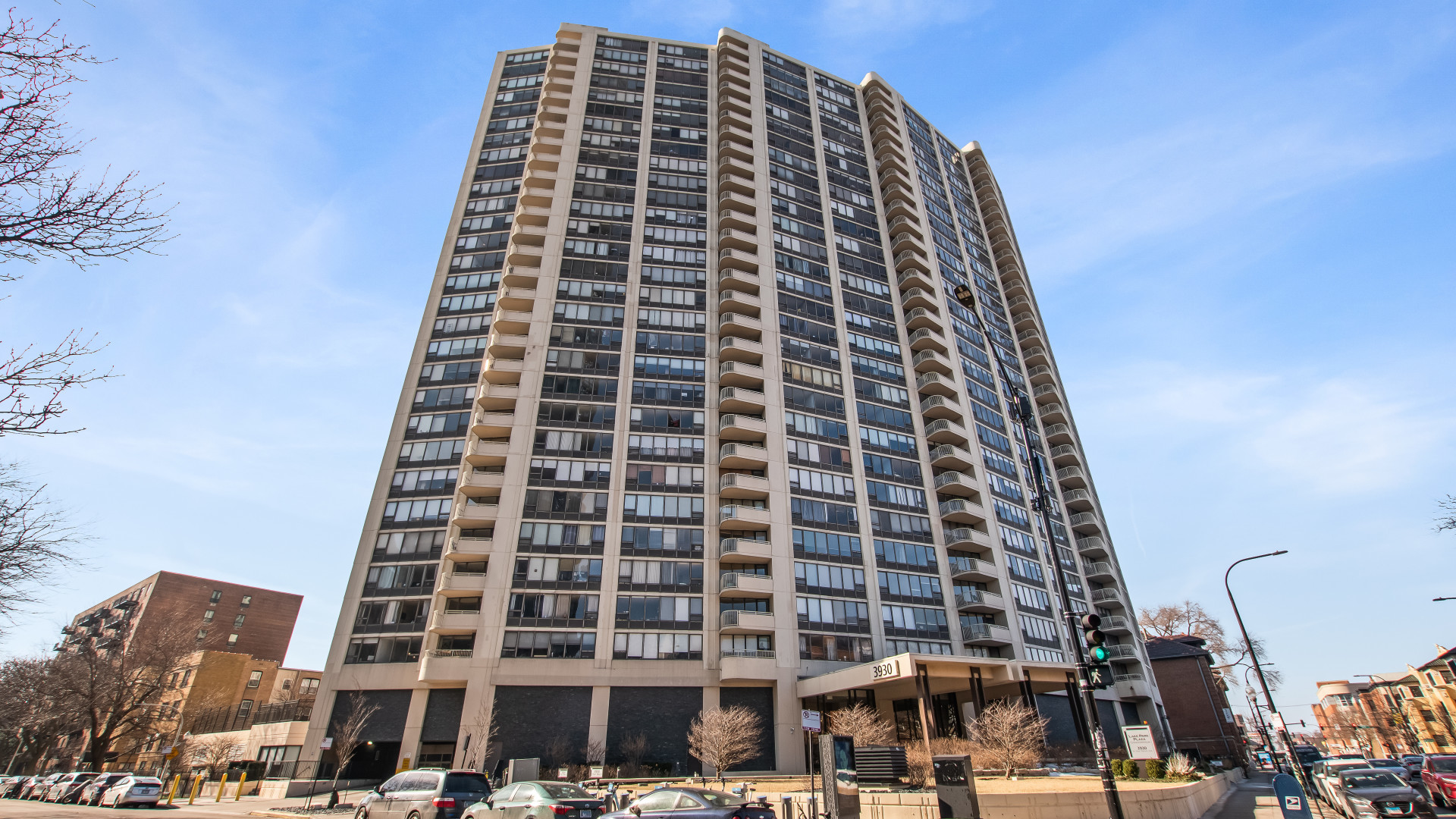 3930 N PINE GROVE Avenue Unit: 1106