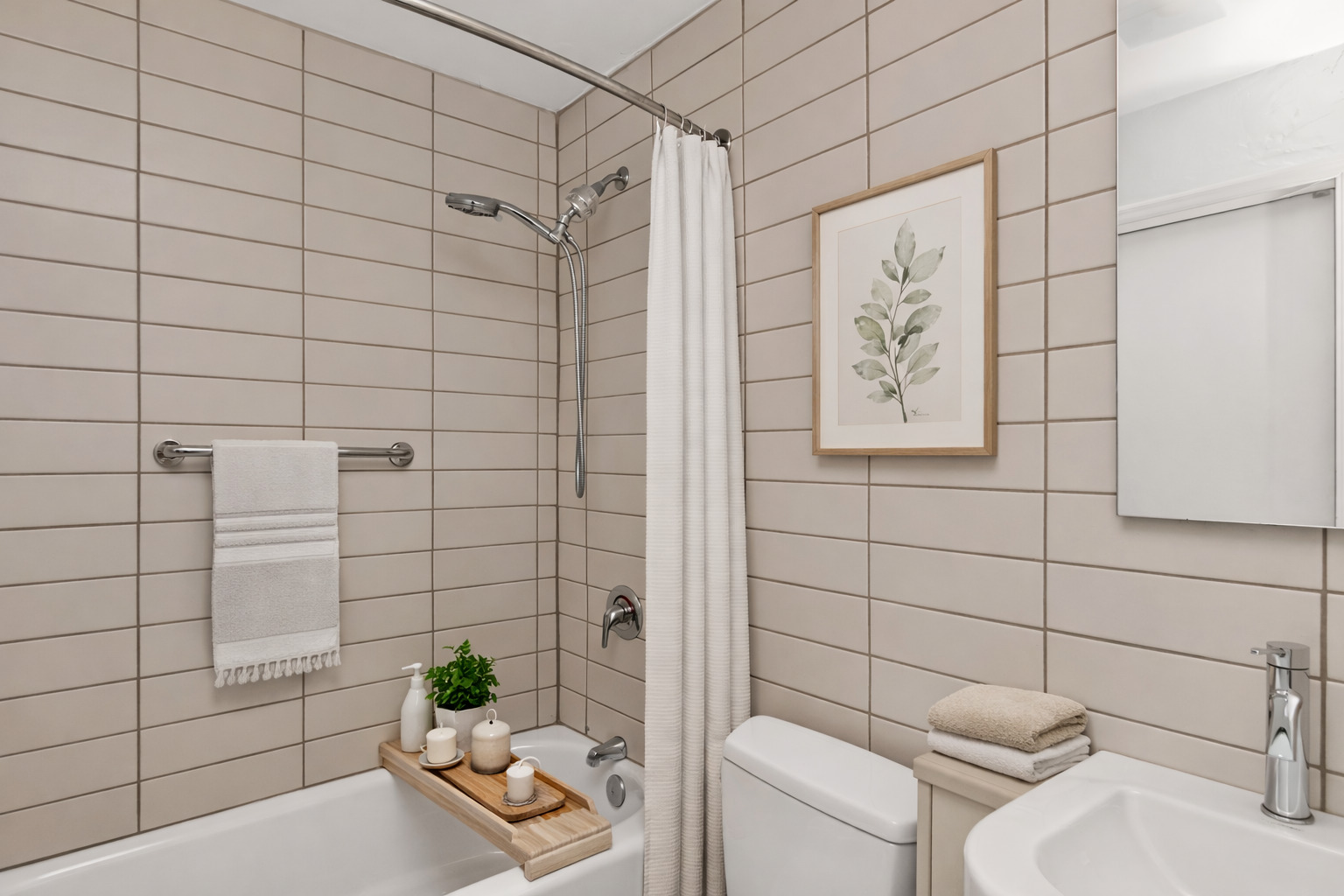 3930 N PINE GROVE Avenue Unit: 1106