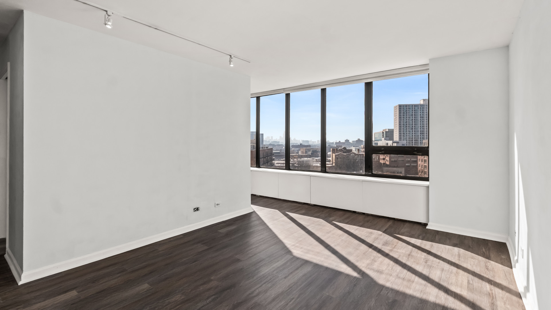 3930 N PINE GROVE Avenue Unit: 1106