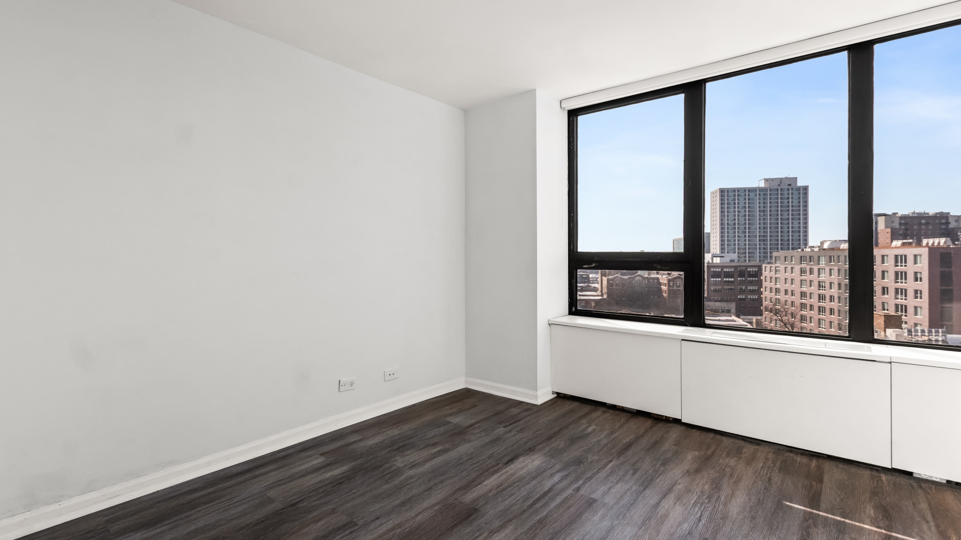 3930 N PINE GROVE Avenue Unit: 1106