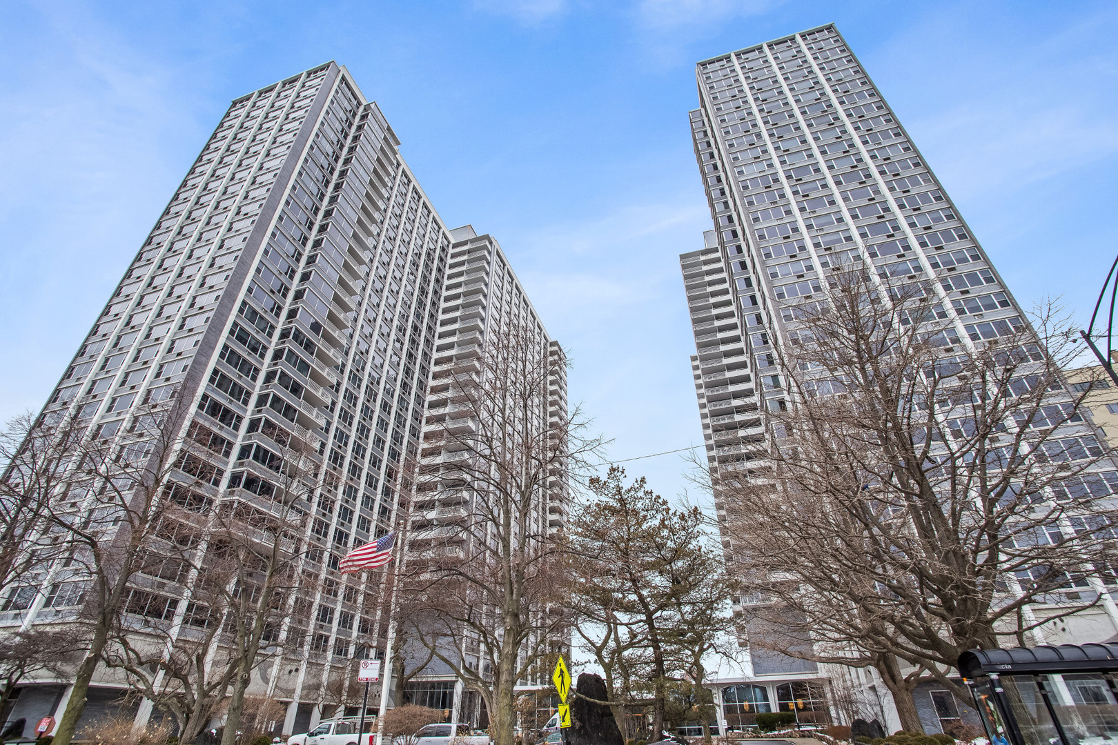 4250 N MARINE Drive Unit: 922