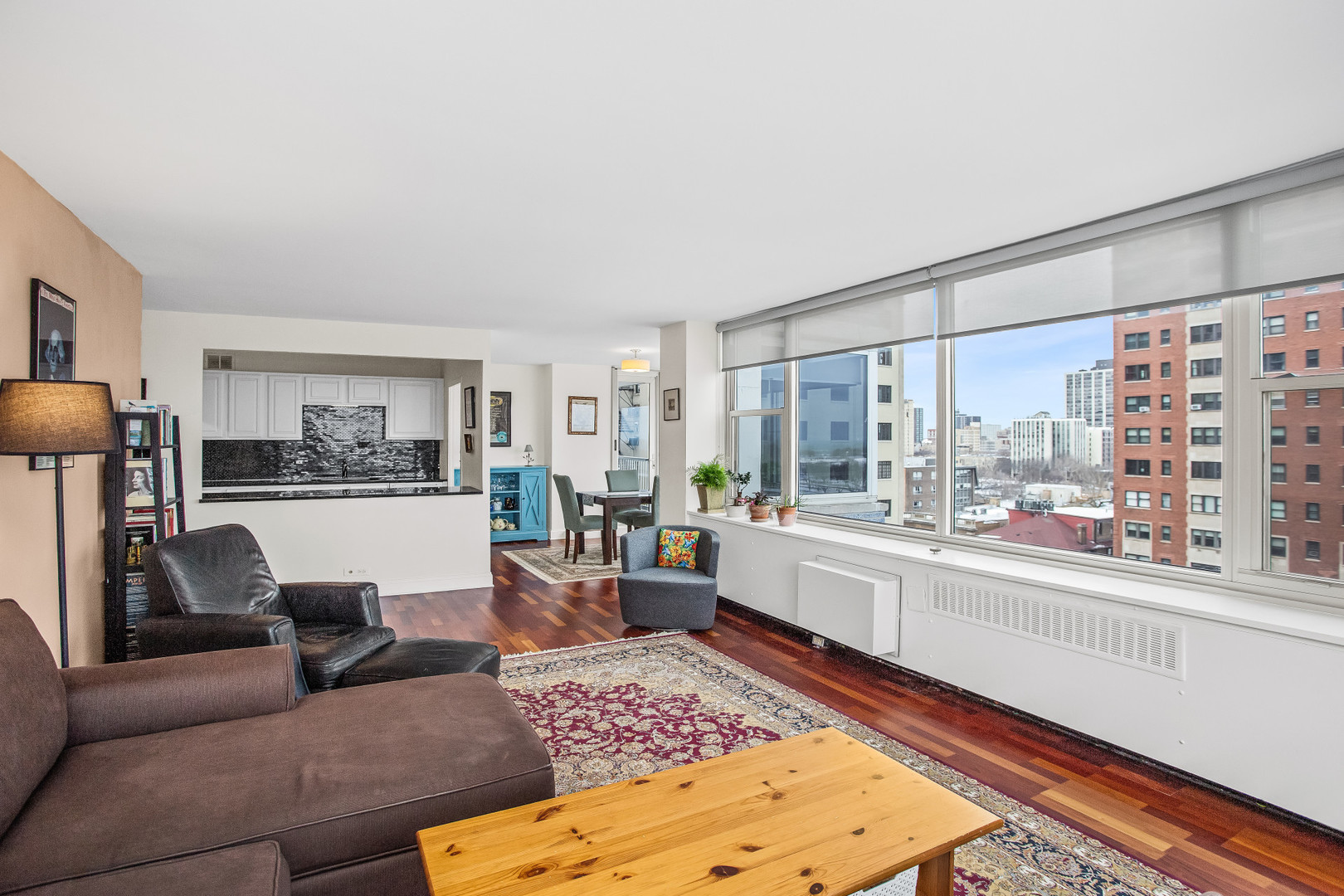 4250 N MARINE Drive Unit: 922