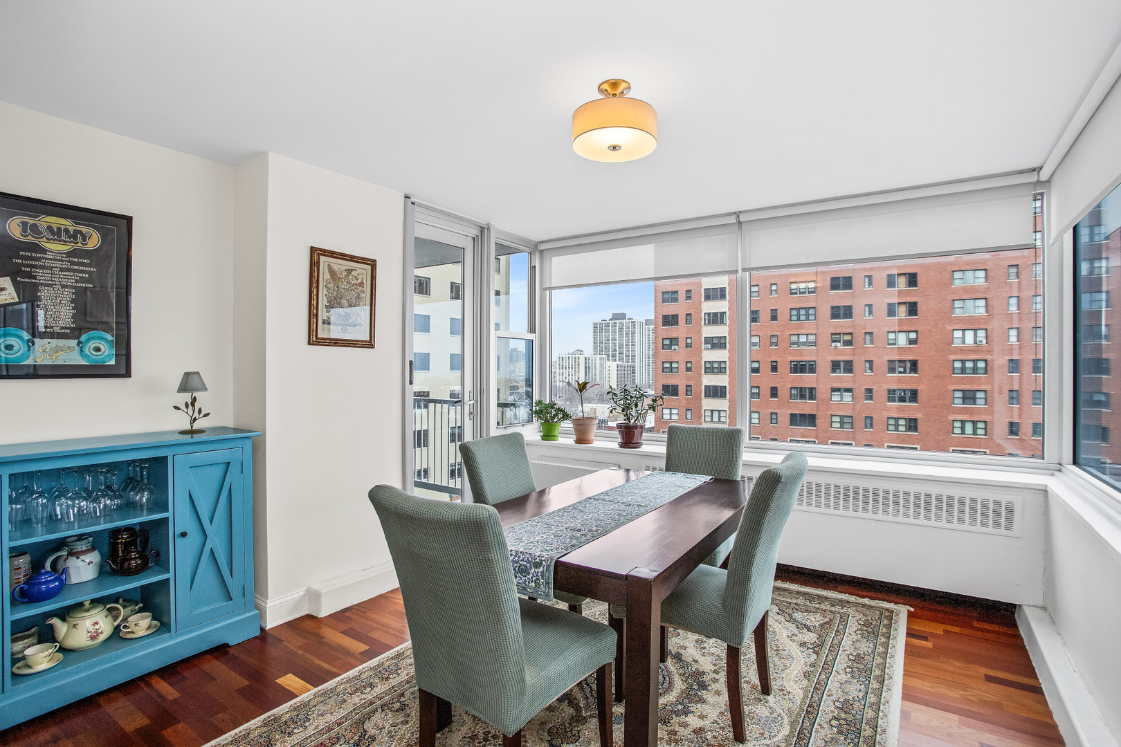 4250 N MARINE Drive Unit: 922