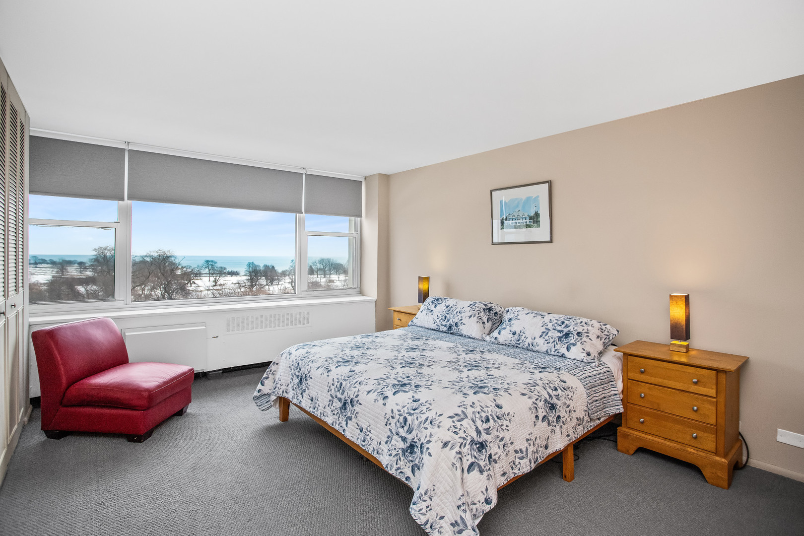 4250 N MARINE Drive Unit: 922