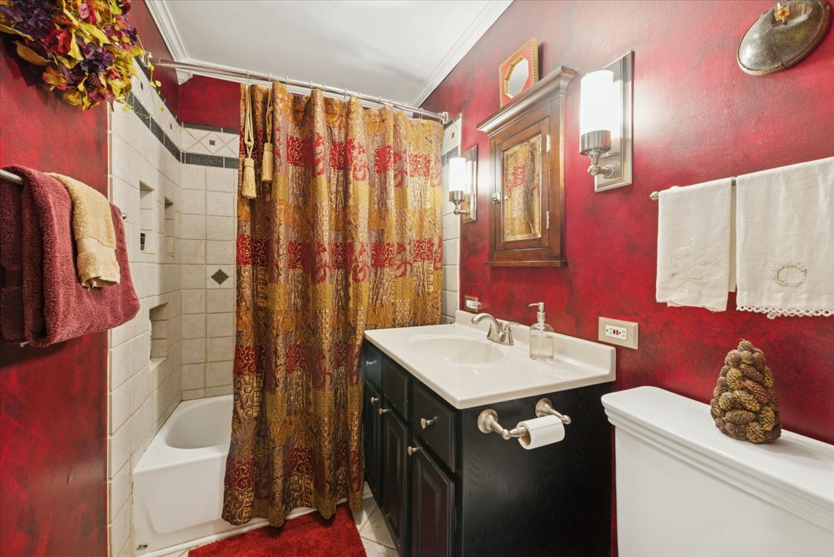 4635 N Magnolia Avenue Unit: 3