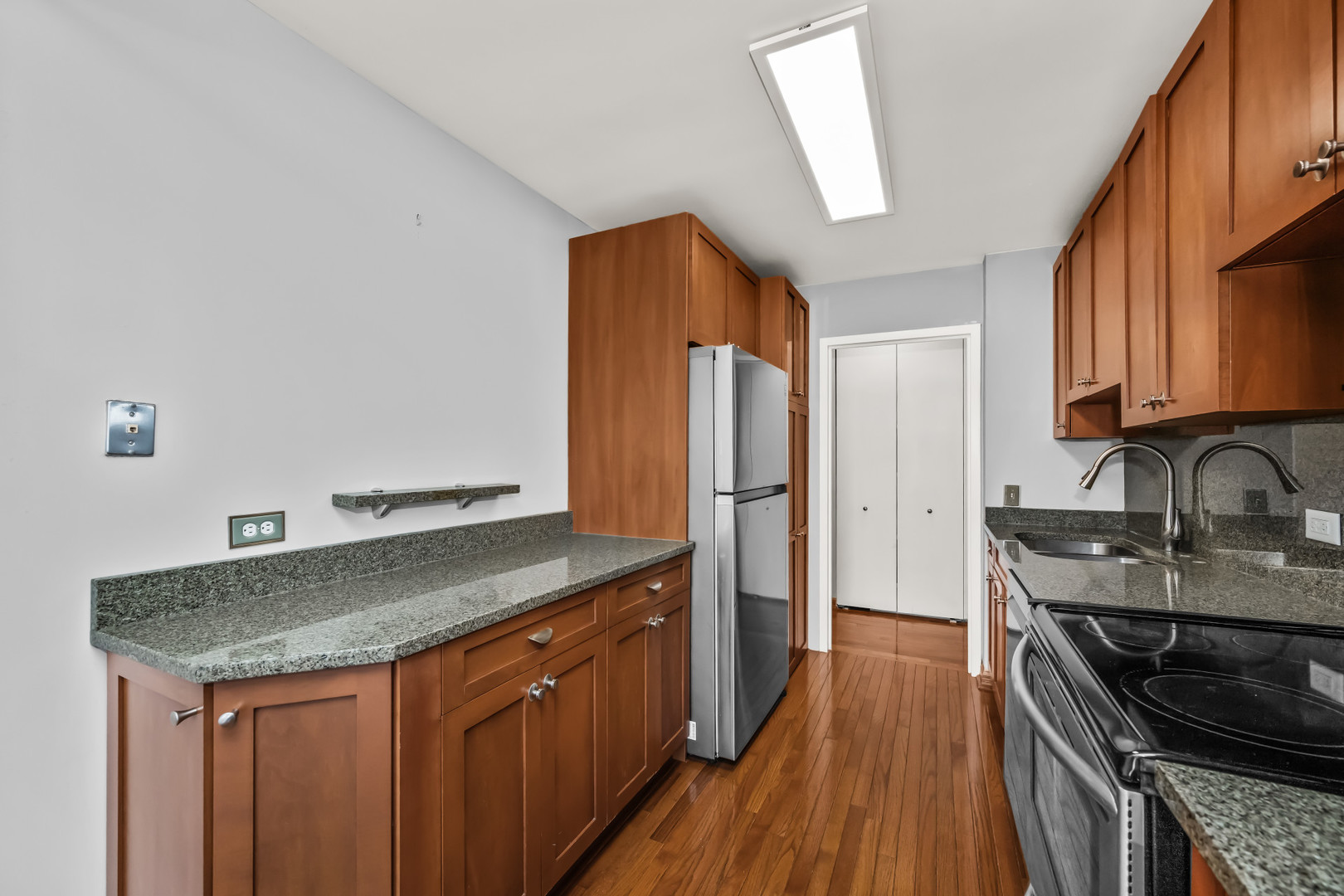 4170 N Marine Drive Unit: 18H