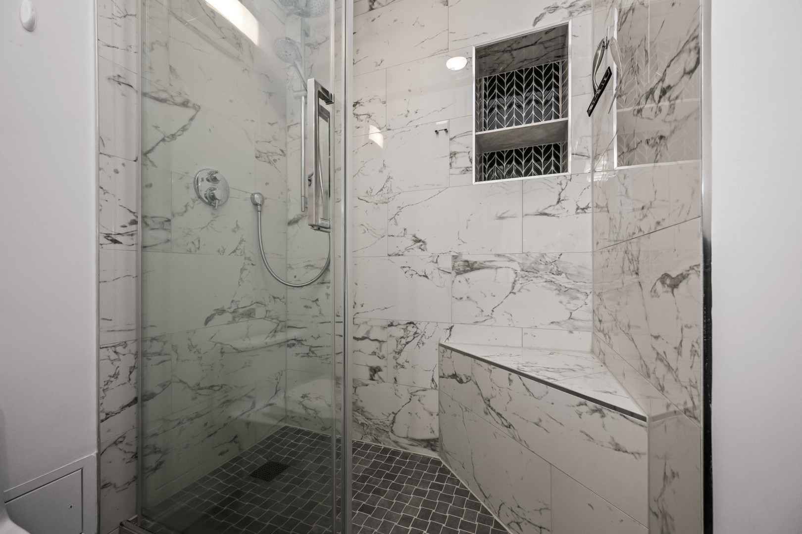 4170 N Marine Drive Unit: 18H