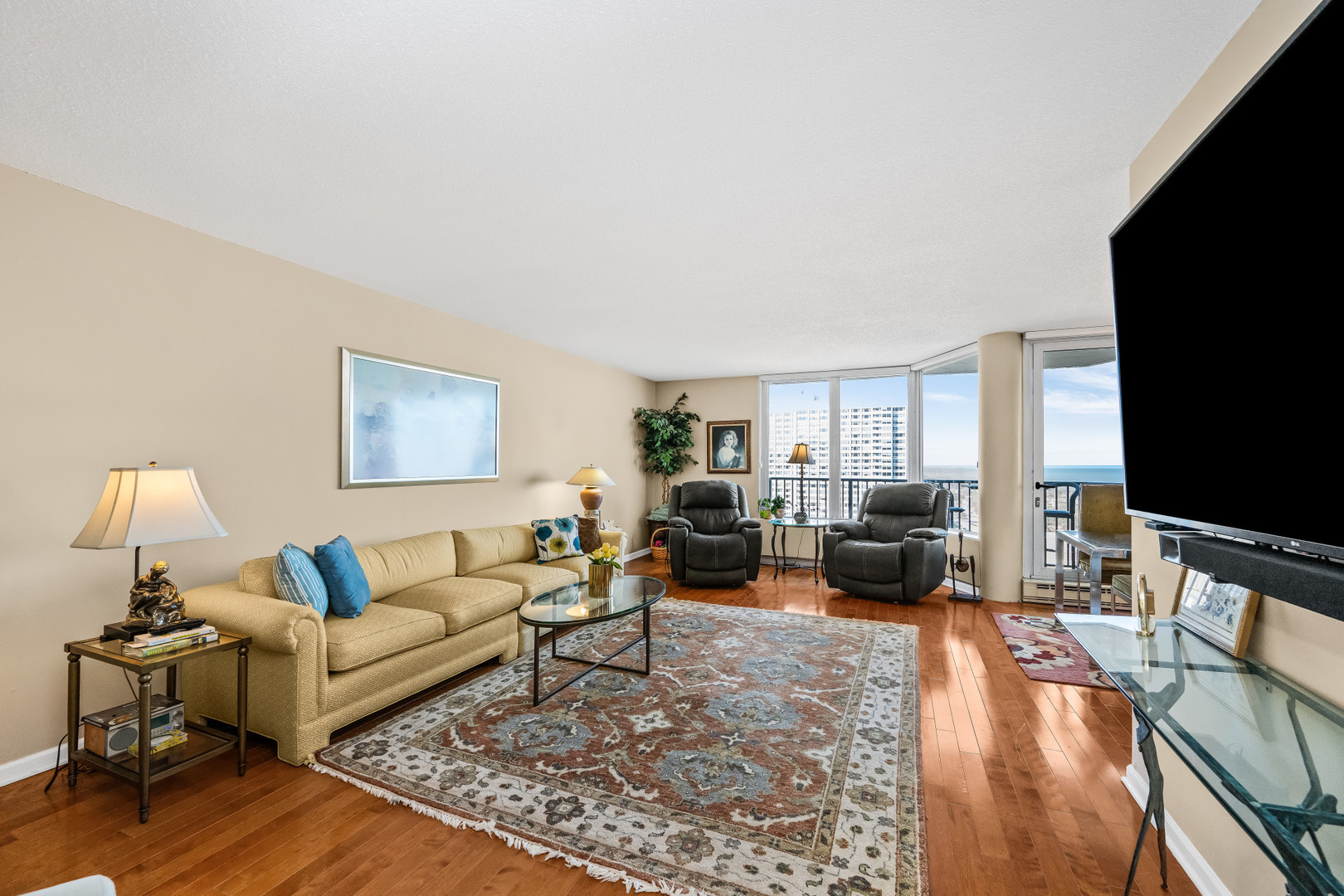4170 N Marine Drive Unit: 21F