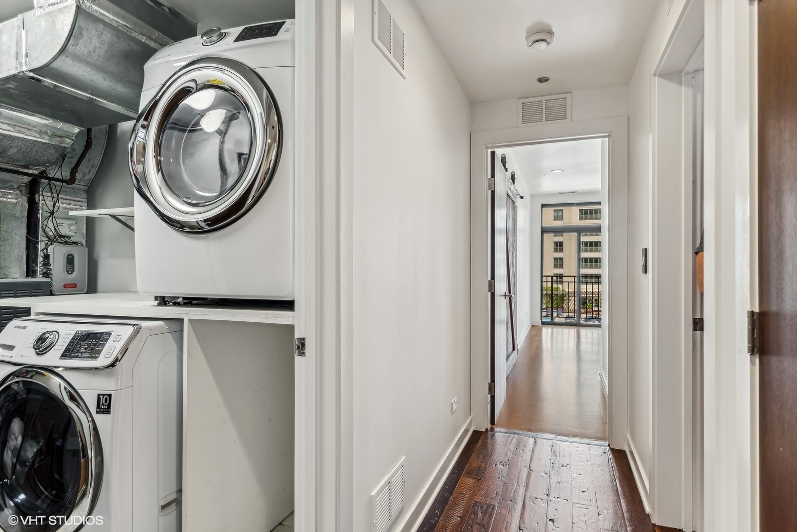 33 W Huron Street Unit: 810