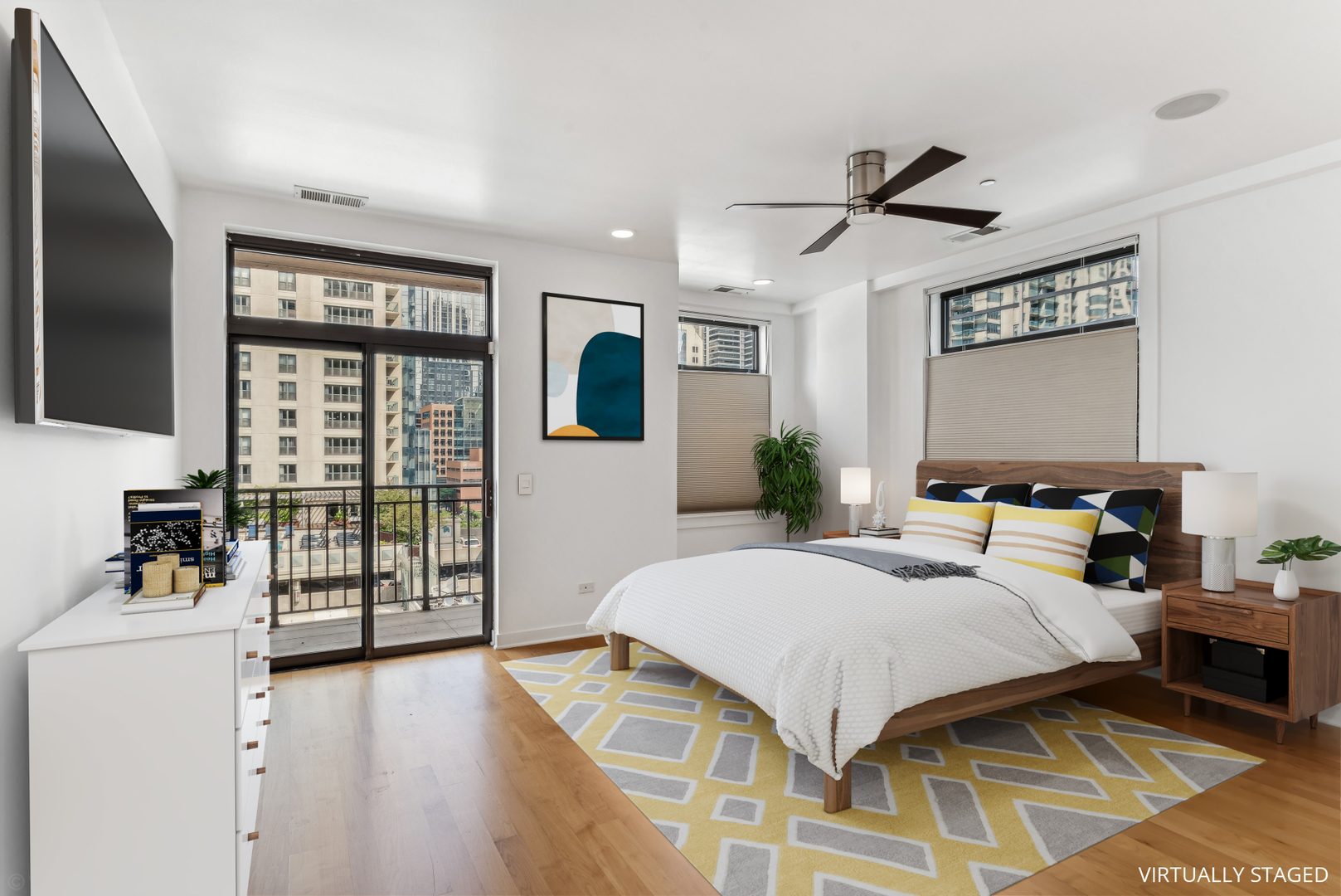 33 W Huron Street Unit: 810