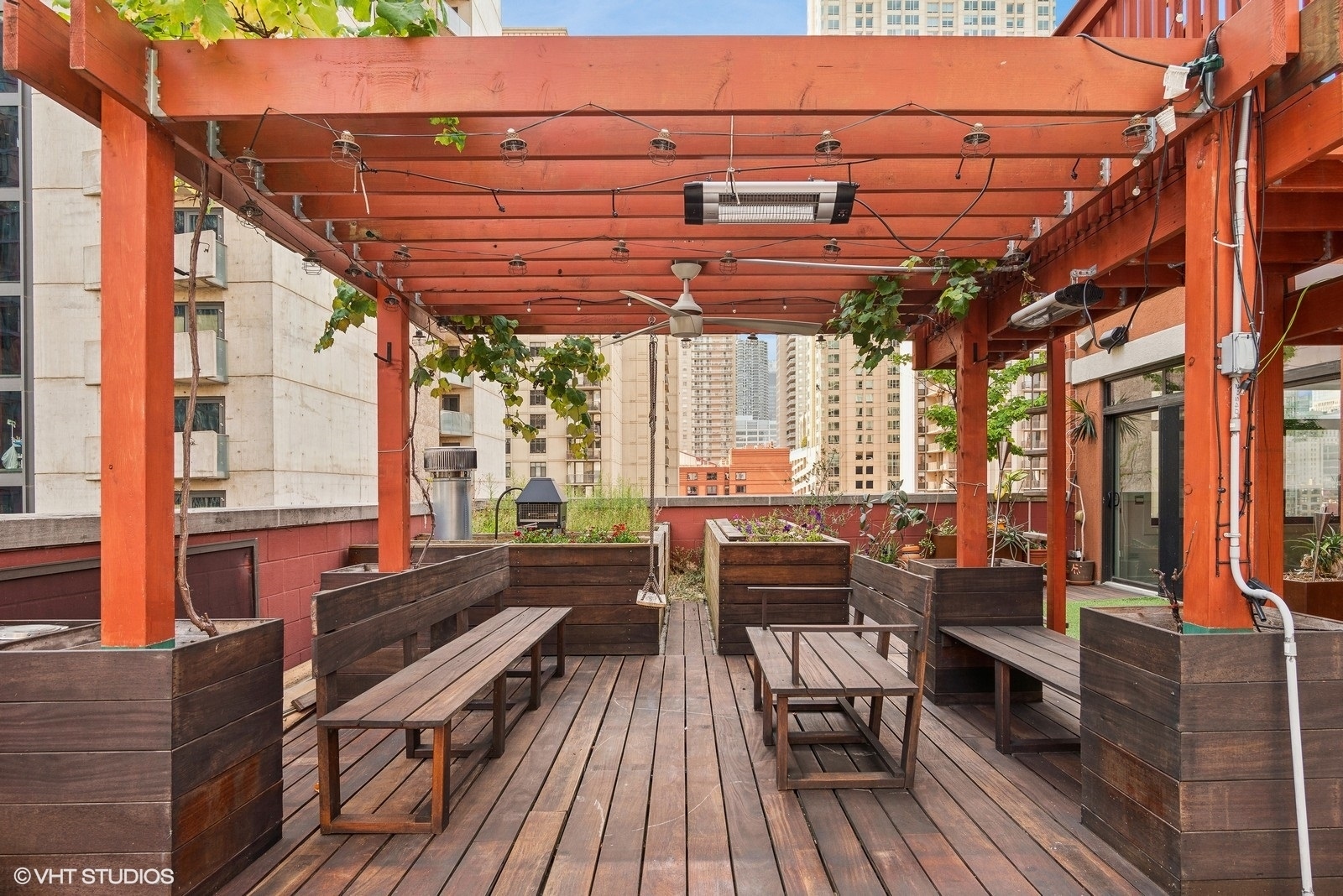 33 W Huron Street Unit: 810