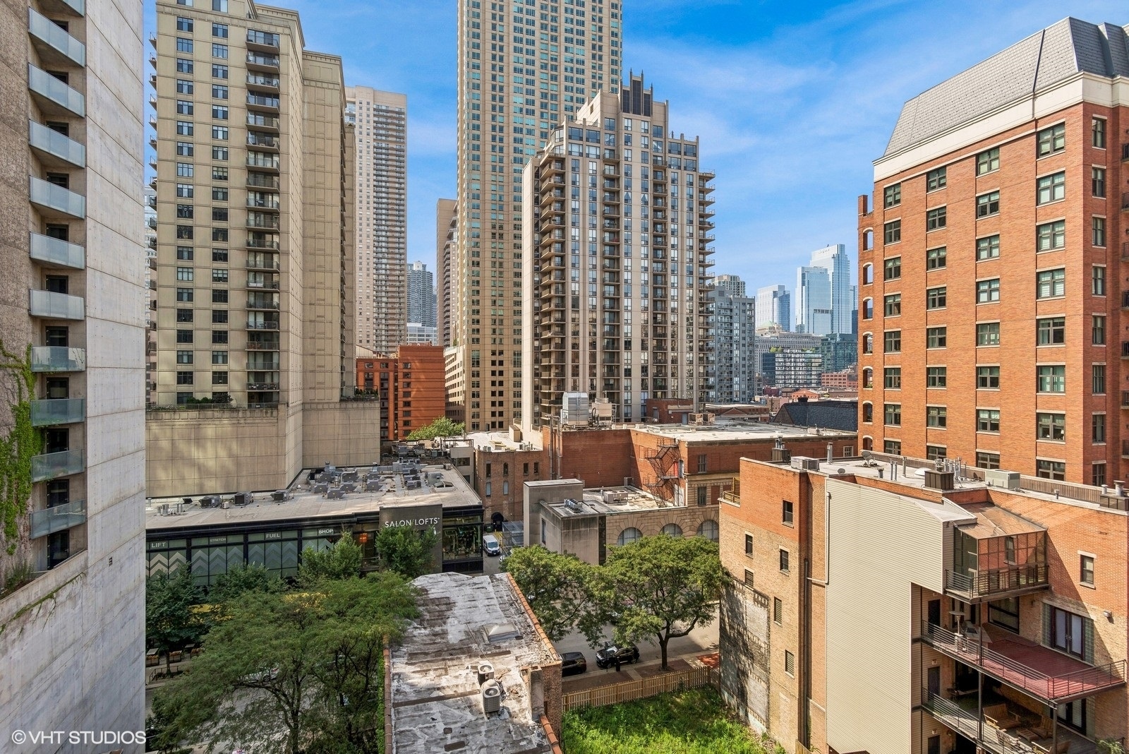 33 W Huron Street Unit: 810