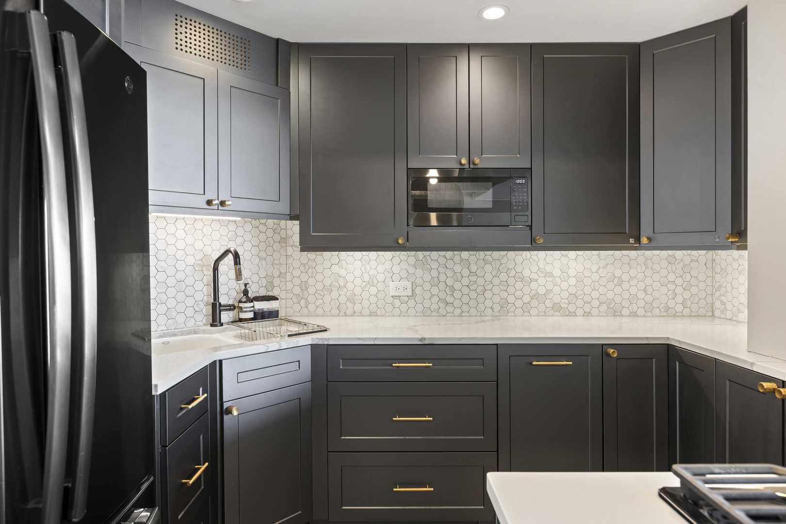 3200 N Lake Shore Drive Unit: 702