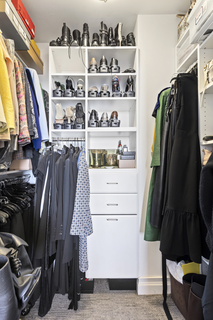 3200 N Lake Shore Drive Unit: 702