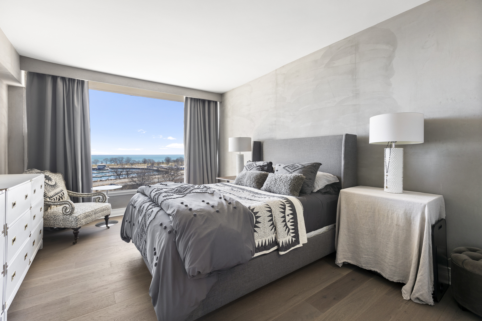 3200 N Lake Shore Drive Unit: 702