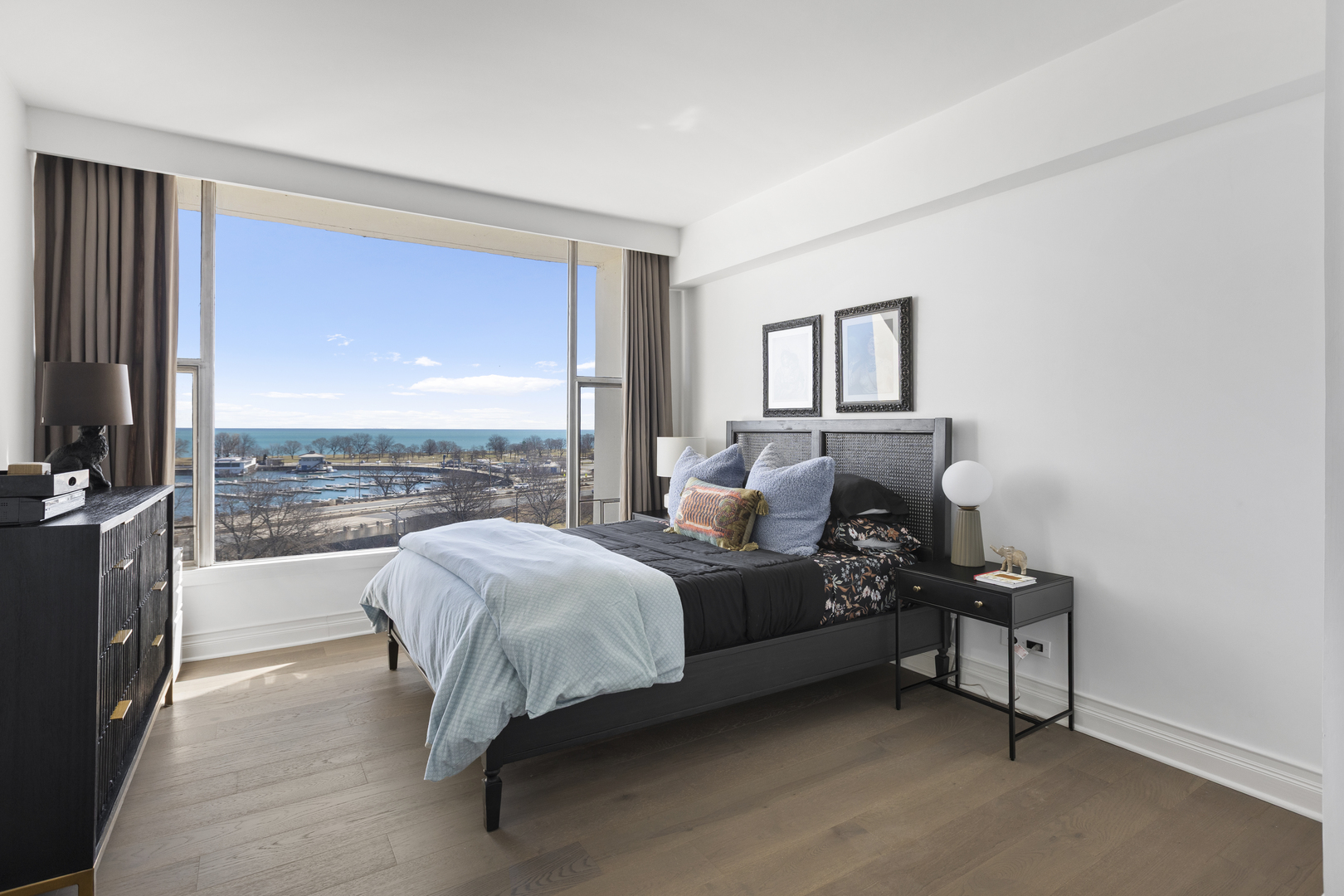 3200 N Lake Shore Drive Unit: 702